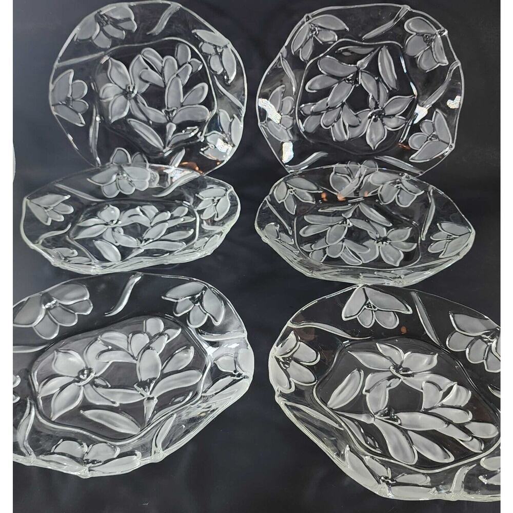 6 Embossed Floral Dinner Plate Clear Thick Glass Textured 8" Wavy Edge Stunning - Picture 4 of 16